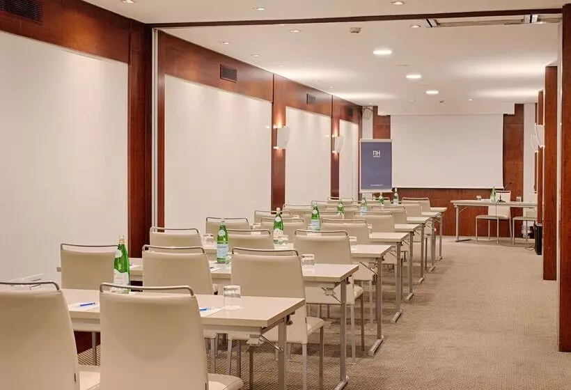 هتل NH Firenze