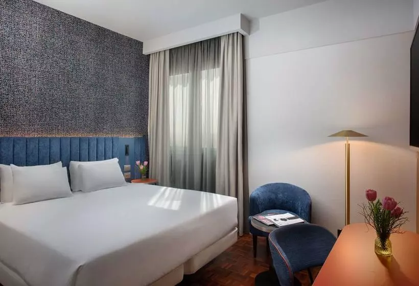هتل NH Firenze