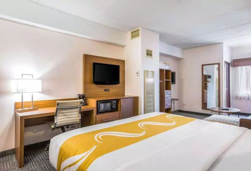 호텔 Quality Suites