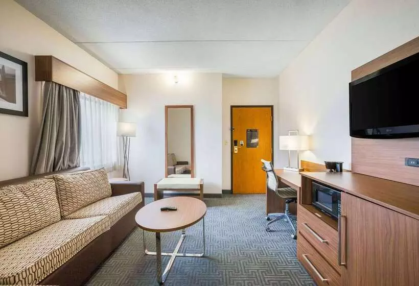 호텔 Quality Suites