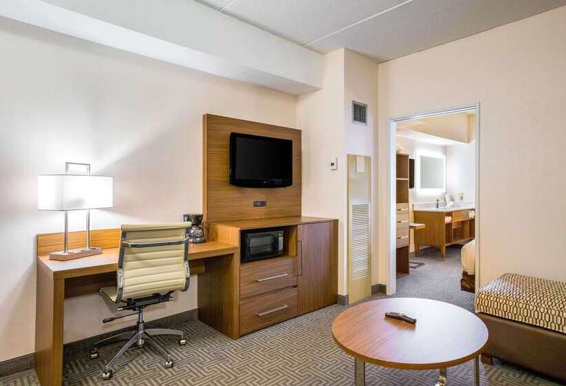 Otel Quality Suites