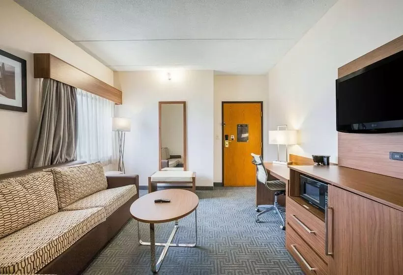 호텔 Quality Suites