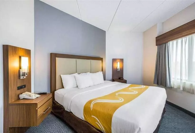 호텔 Quality Suites