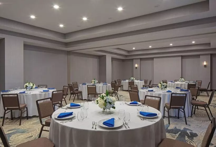 בית מלון כפרי Sheraton Suites Columbus Worthington