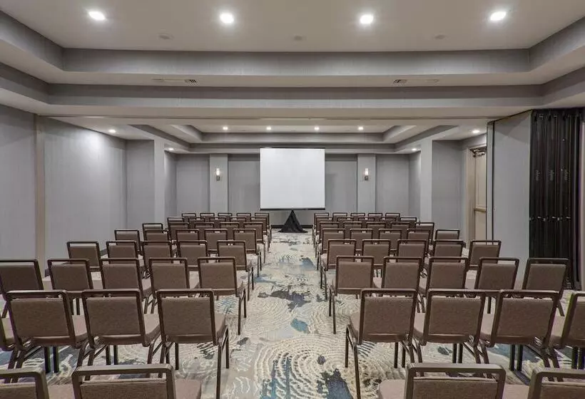 בית מלון כפרי Sheraton Suites Columbus Worthington