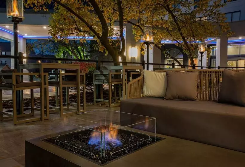 בית מלון כפרי Sheraton Suites Columbus Worthington