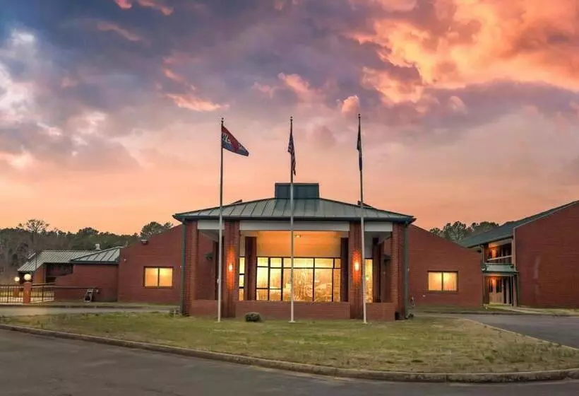 호텔 Studios And Suites 4 Less Emporia