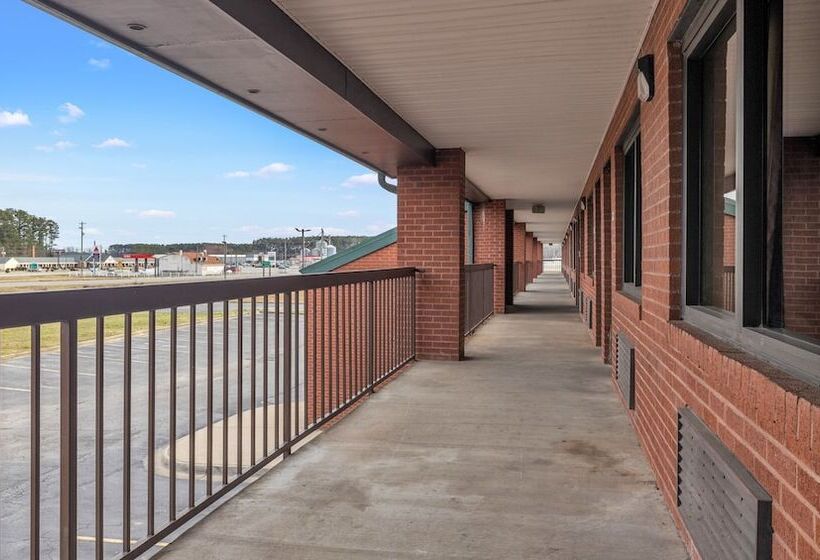 בית מלון כפרי Studios And Suites 4 Less Emporia