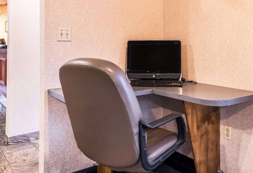 בית מלון כפרי Studios And Suites 4 Less Emporia