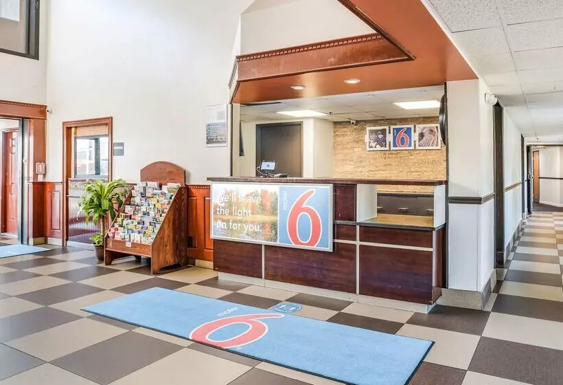 Motel 6 Levittown, Pa   Bensalem