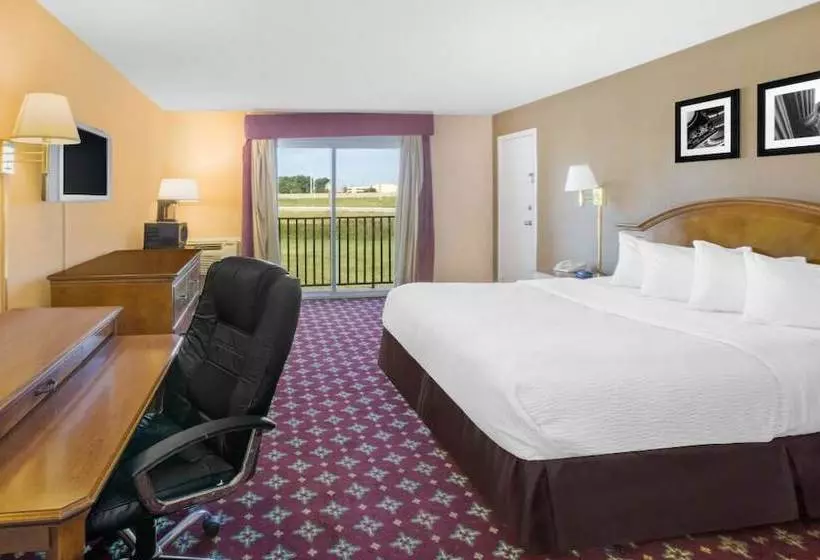 ホテル Days Inn By Wyndham Toledo