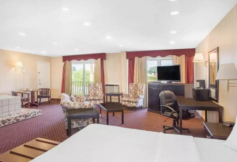 ホテル Days Inn By Wyndham Toledo