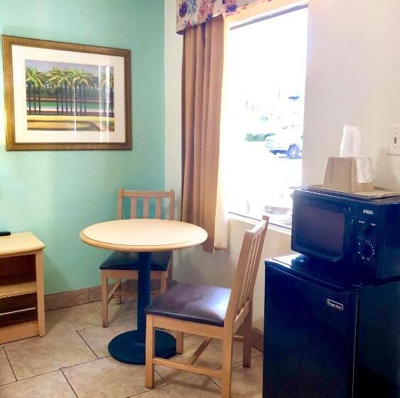 Otel Dunes Inn & Suites  Tybee Island