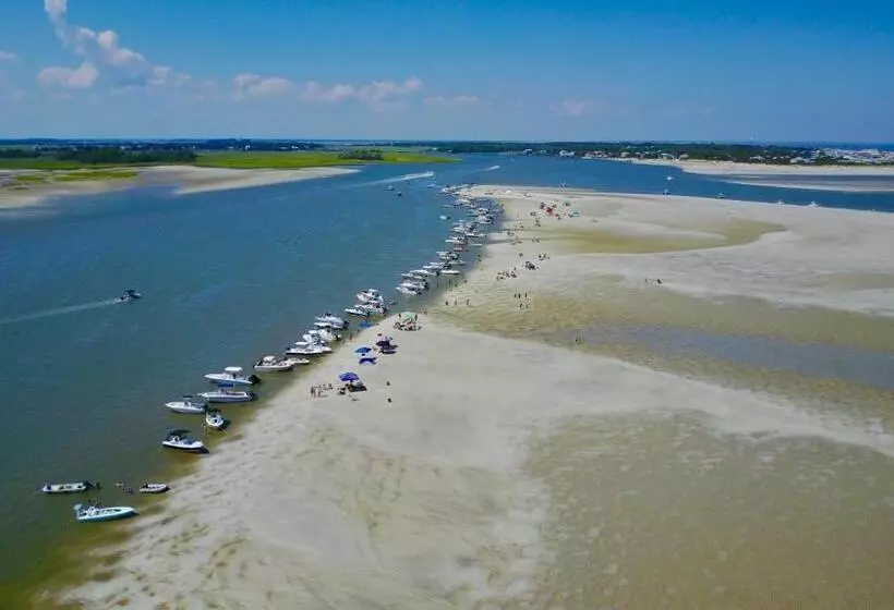 Отель Dunes Inn & Suites  Tybee Island