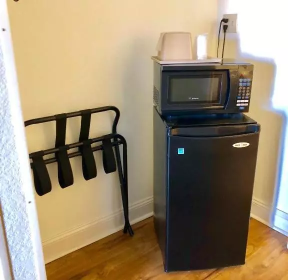 Отель Dunes Inn & Suites  Tybee Island