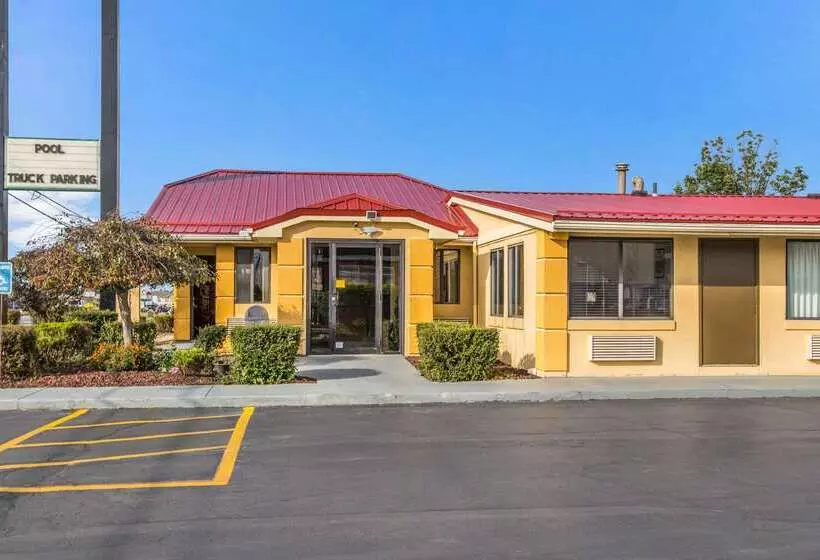 Отель Econo Lodge