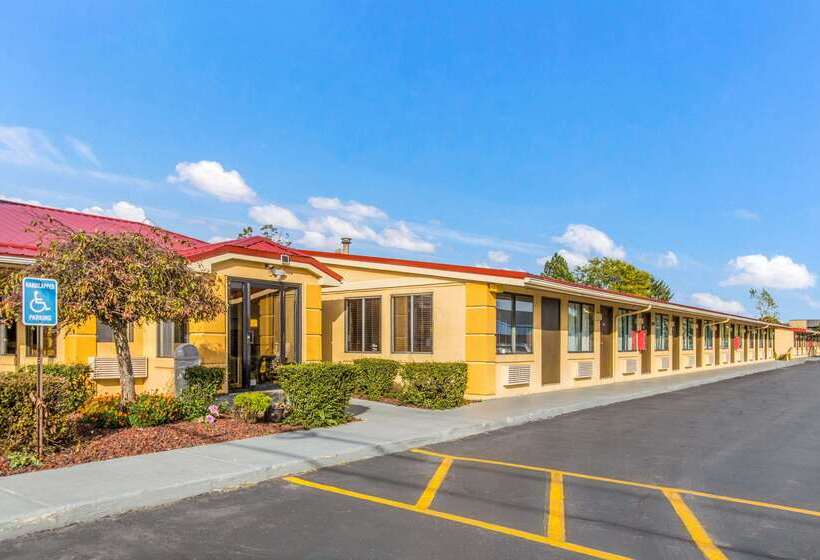 בית מלון כפרי Econo Lodge