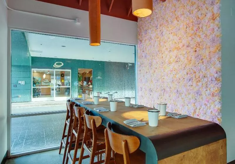 Gateway Hotel Santa Monica