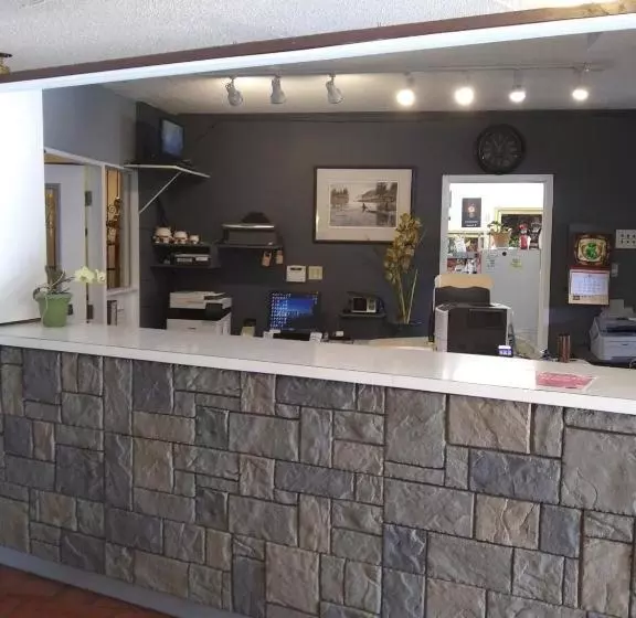 Отель Haida Way Motor Inn