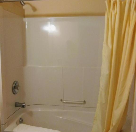 فندق Haida Way Motor Inn