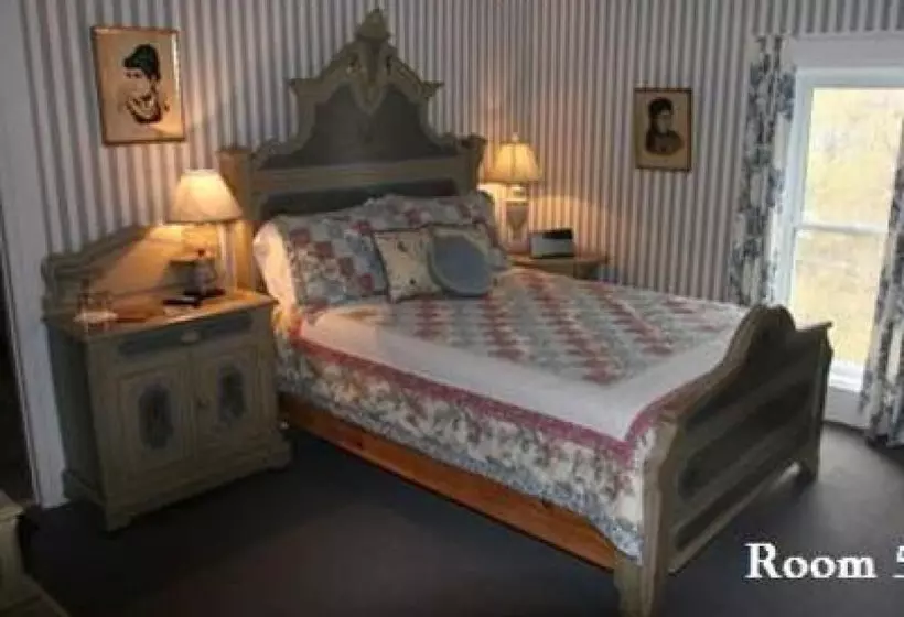 فندق Hillsdale House Inn