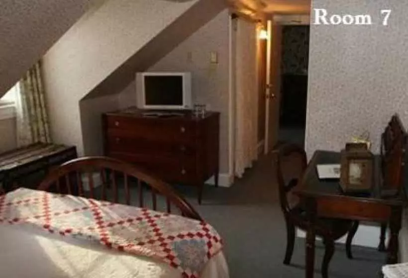 فندق Hillsdale House Inn