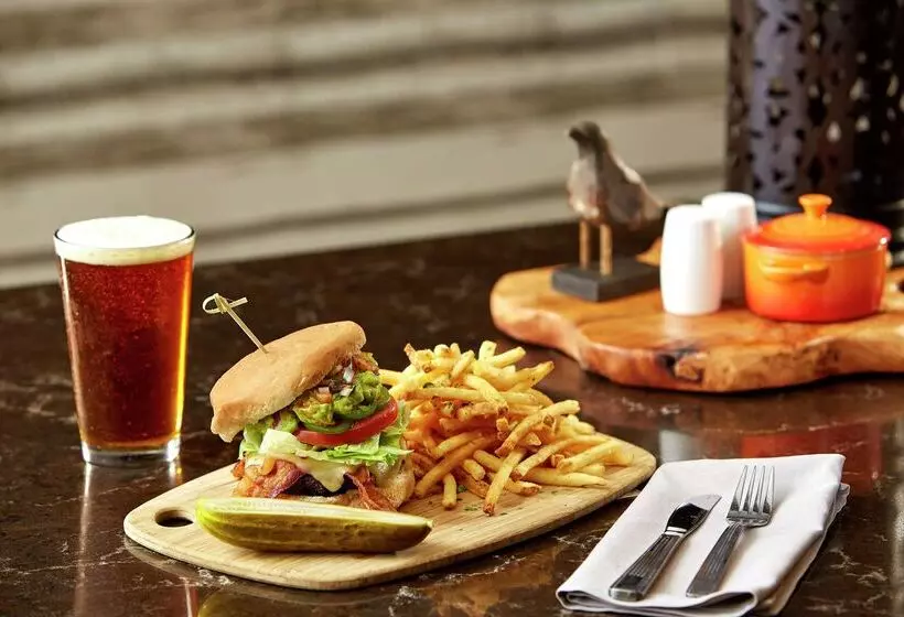 בית מלון כפרי Hilton Garden Inn San Diego Mission Valley Stadium