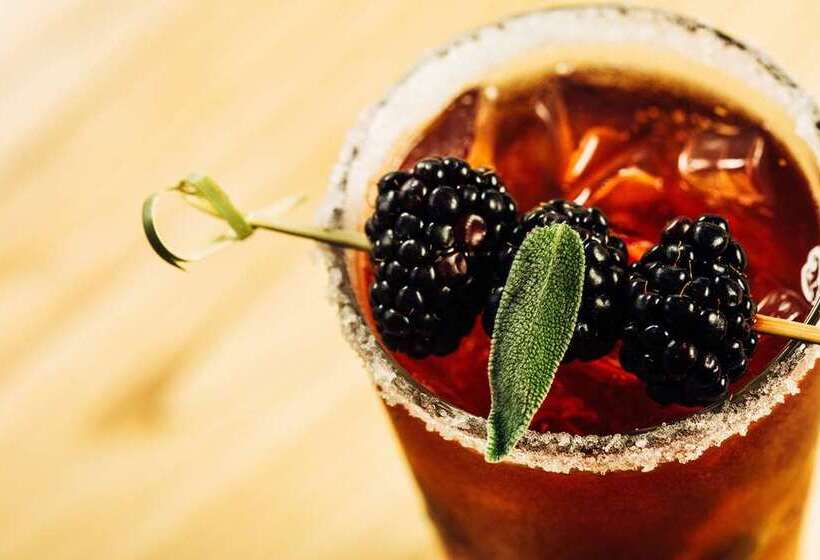 هتل Hilton Winnipeg Airport Suites