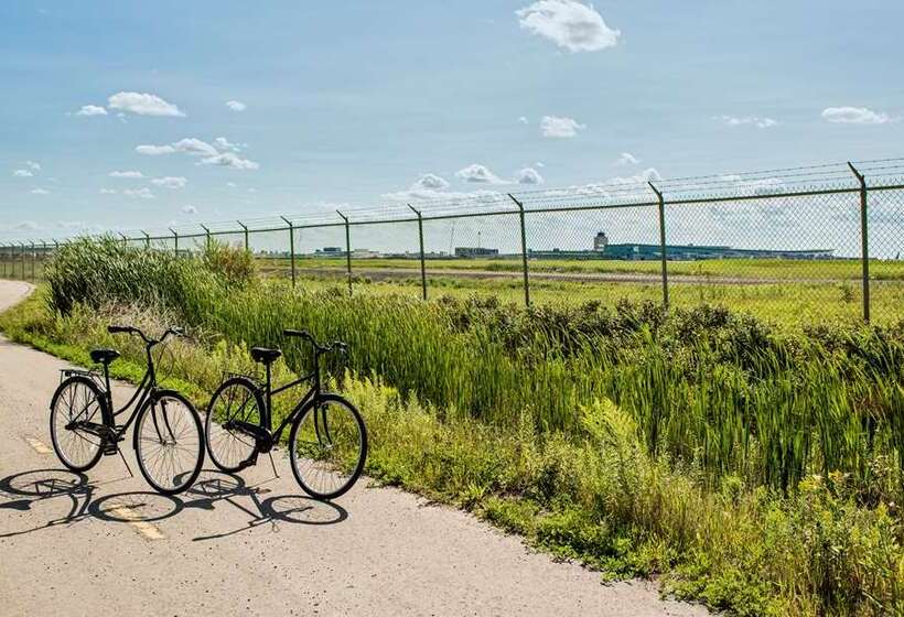 هتل Hilton Winnipeg Airport Suites