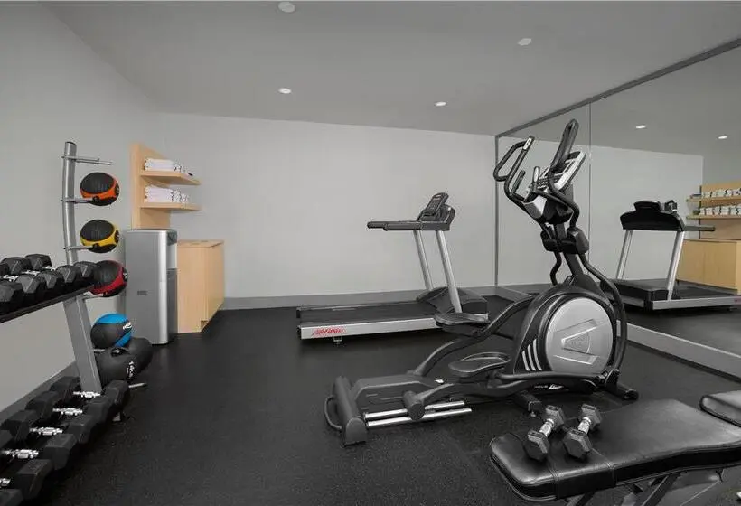 هتل La Quinta By Wyndham San Jose Airport