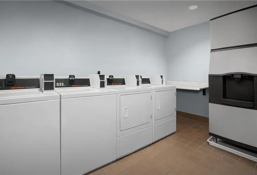 هتل La Quinta By Wyndham San Jose Airport