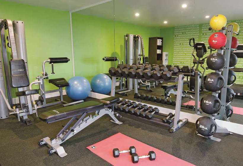 בית מלון כפרי La Quinta By Wyndham San Jose Airport