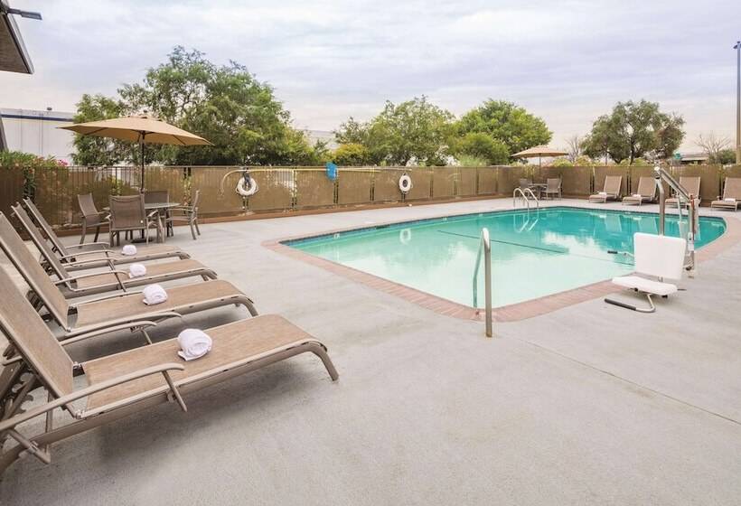 בית מלון כפרי La Quinta By Wyndham San Jose Airport