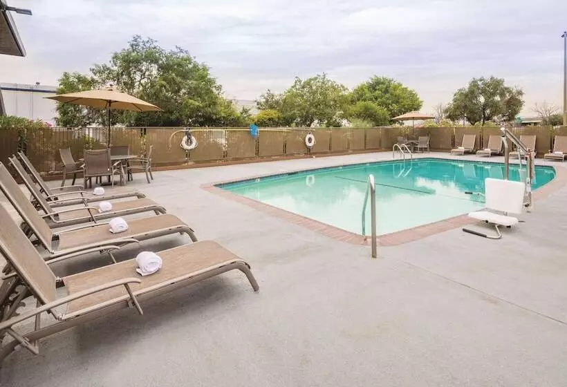 酒店 La Quinta By Wyndham San Jose Airport