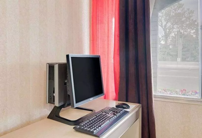 호텔 Metro Inn Calgary Northwest