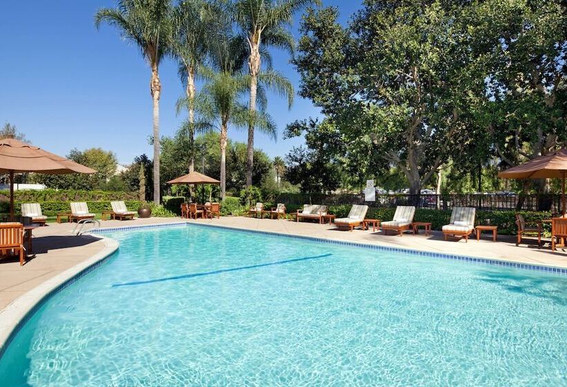 Hotel Sheraton Fairplex Suites & Conference Center