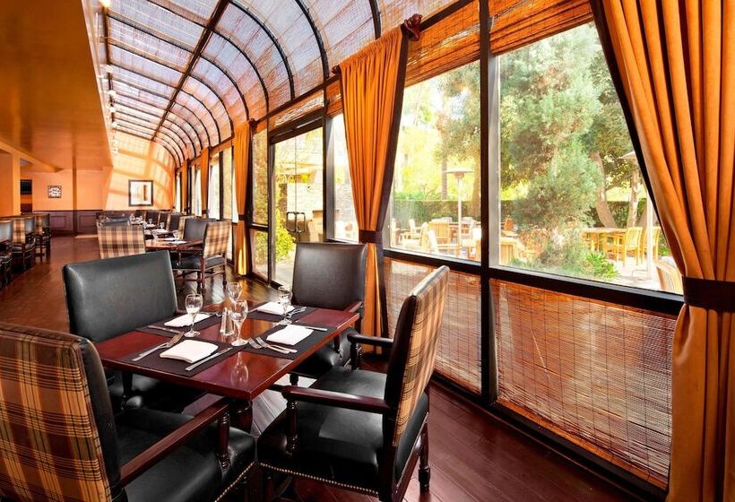 Hotel Sheraton Fairplex Suites & Conference Center