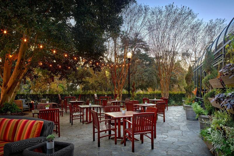 Hotel Sheraton Fairplex Suites & Conference Center