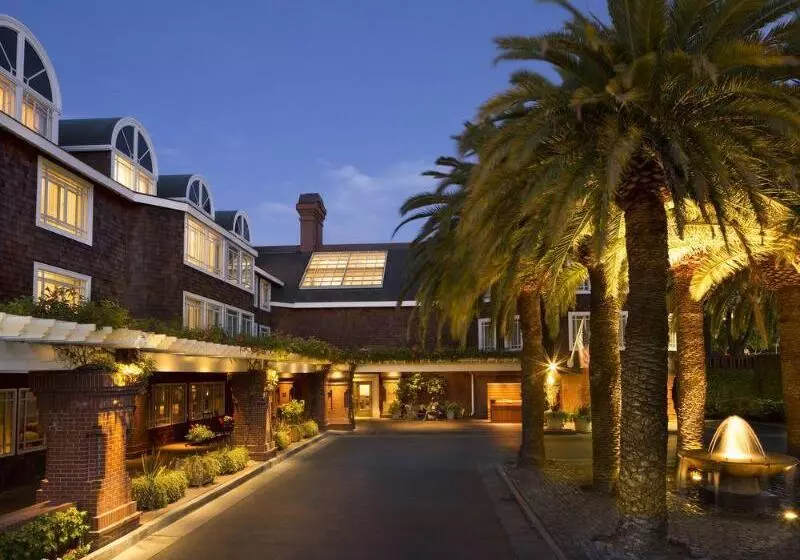 בית מלון כפרי The Stanford Park