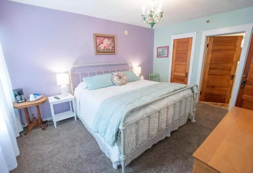 فندق Terrace Inn And 1911 Restaurant