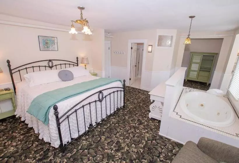 فندق Terrace Inn And 1911 Restaurant