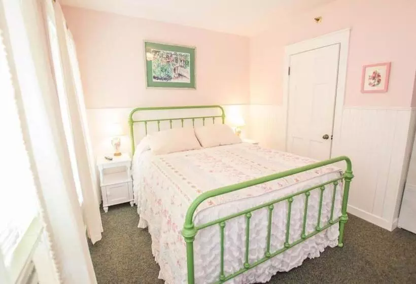 فندق Terrace Inn And 1911 Restaurant