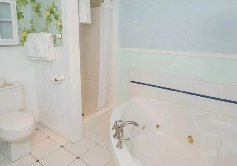 فندق Terrace Inn And 1911 Restaurant