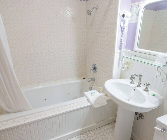 호텔 Terrace Inn And 1911 Restaurant