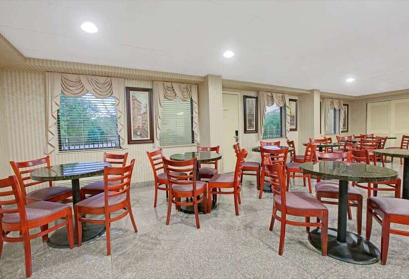 ホテル Travelodge By Wyndham Parsippany