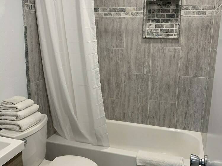 فندق على الطريق Erth Inn By Aga Mojave