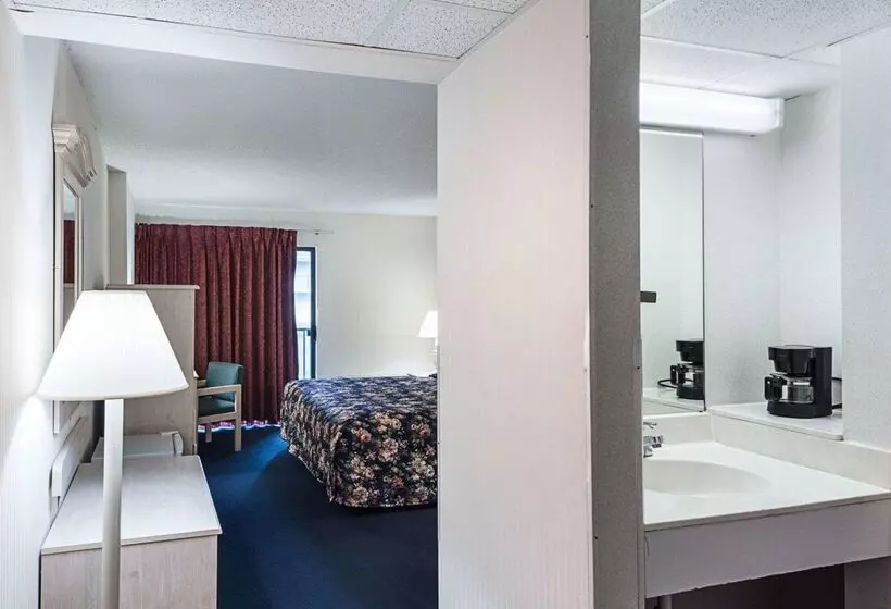 استراحتگاه Econo Lodge Inn & Suites Rehoboth Beach