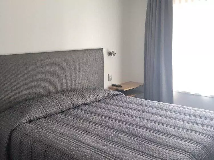 Dunedin Motel And Villas