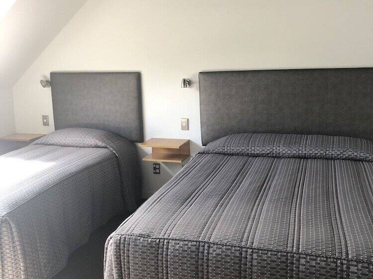 Dunedin Motel And Villas