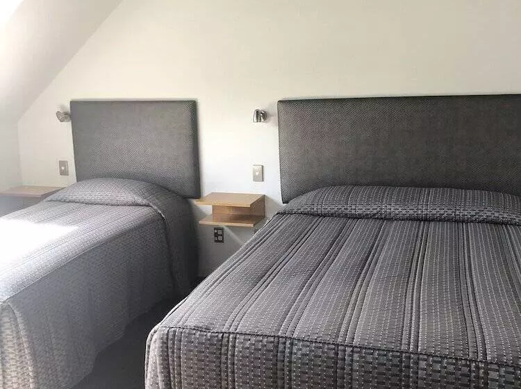 Dunedin Motel And Villas